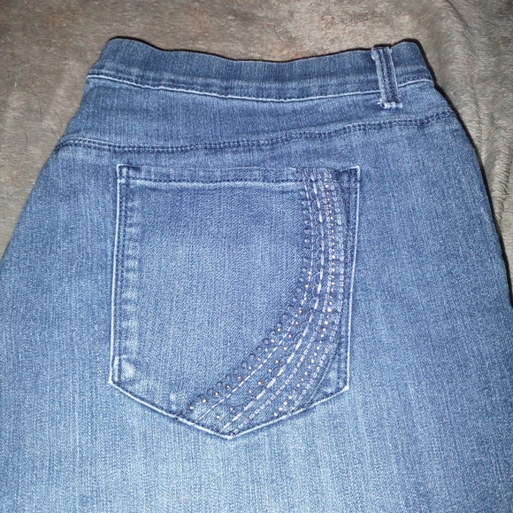 Jeans - Picture 4 of 5